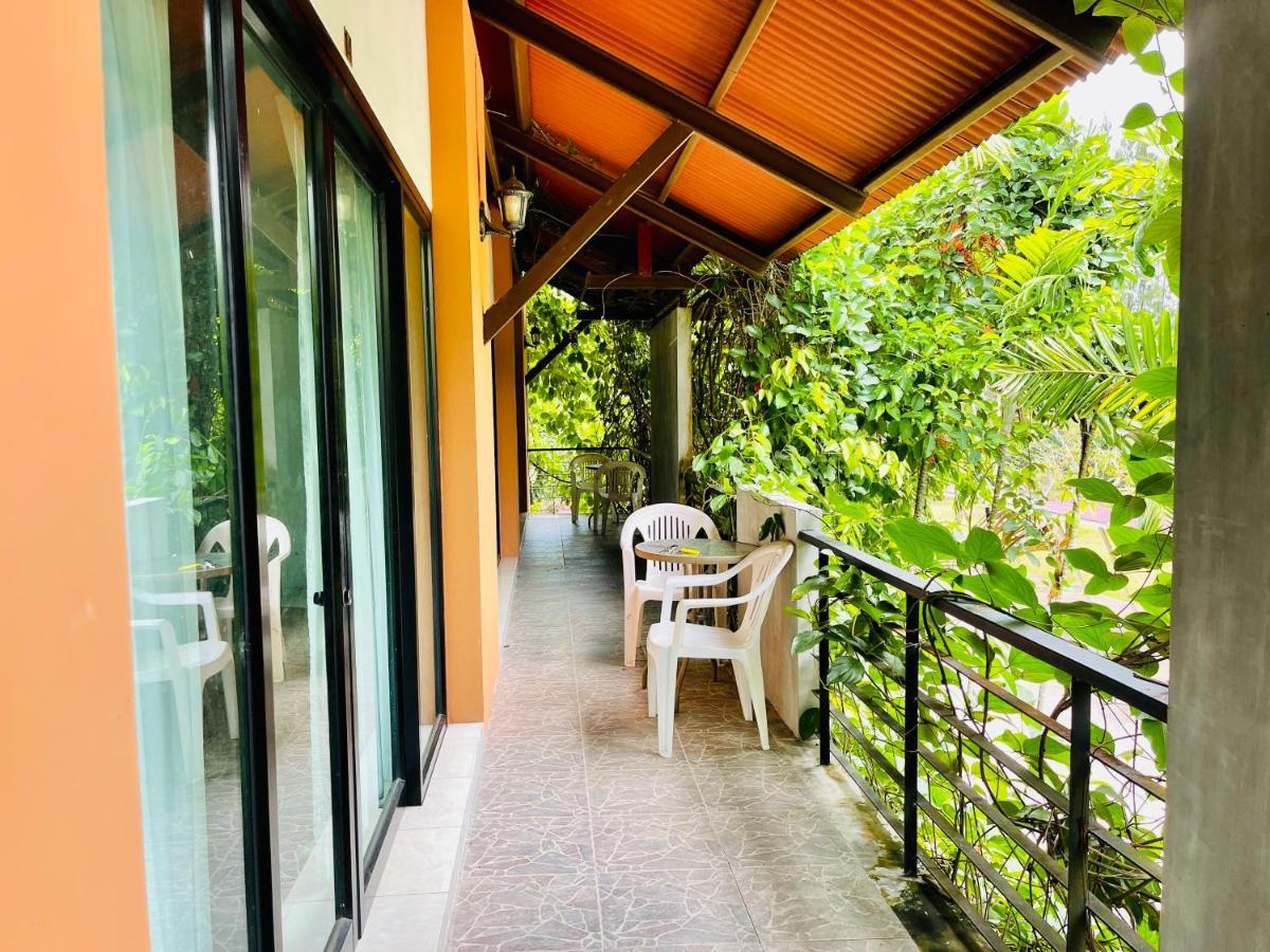 Wassana Sitdharma Guesthouse Trang Ngoại thất bức ảnh